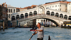 Venedig - Rialtobrücke und Gondoliere